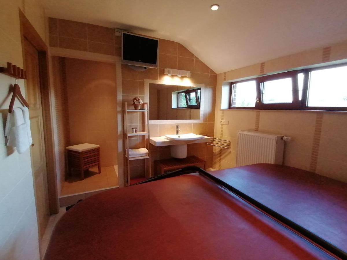 L'Atelier D'Arthur - Gite Chaleureux Avec Jacuzzi. Tenneville Exterior photo
